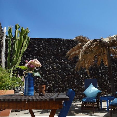 Stylish Getaway With Secluded Patio In Lava Finca Uga Bagian luar foto