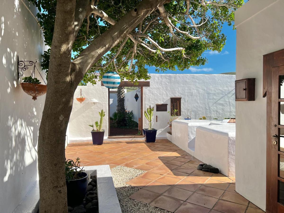 Stylish Getaway With Secluded Patio In Lava Finca Uga Bagian luar foto