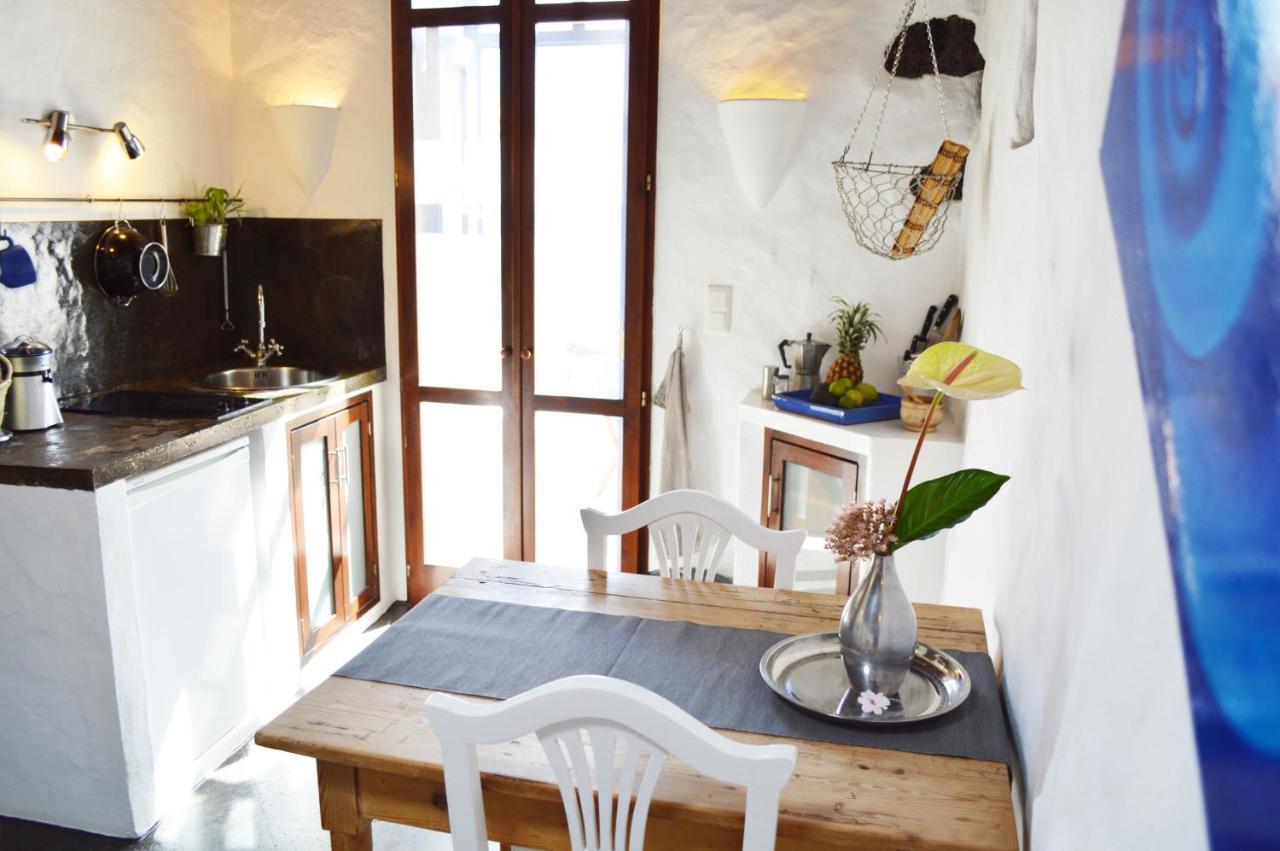 Stylish Getaway With Secluded Patio In Lava Finca Uga Bagian luar foto
